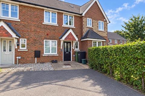 2 bedroom house for sale, Blue leaves avenue, Coulsdon CR5
