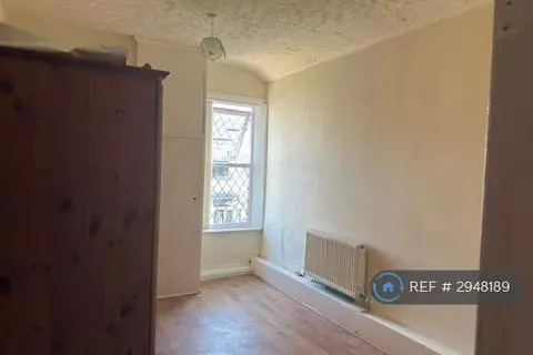 2 bedroom terraced house to rent,