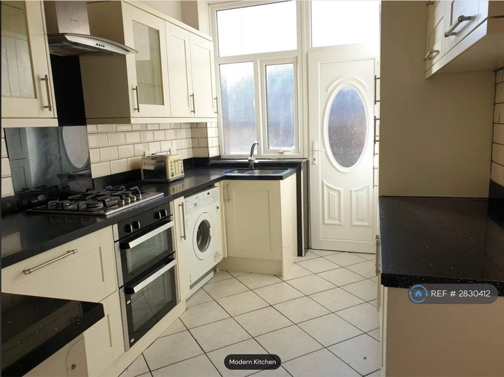House in Newcastle upon Tyne, Sandyford - More