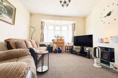 2 bedroom semi-detached bungalow for sale, Jotmans Lane, Benfleet, SS7