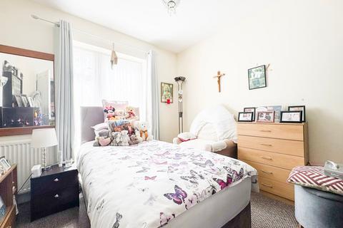 2 bedroom semi-detached bungalow for sale, Jotmans Lane, Benfleet, SS7