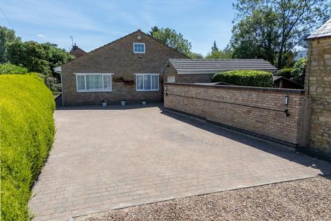 4 bedroom detached bungalow for sale, Chase Park Road, Northampton NN7