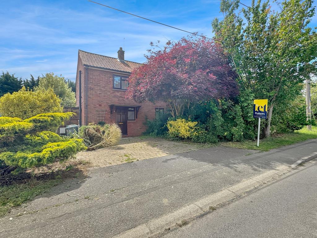 3 bedroom semi-detached house to rent