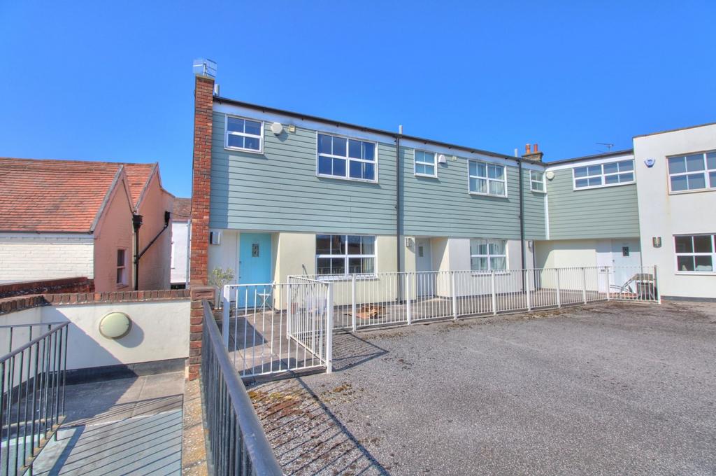 3 bedroom maisonette to rent