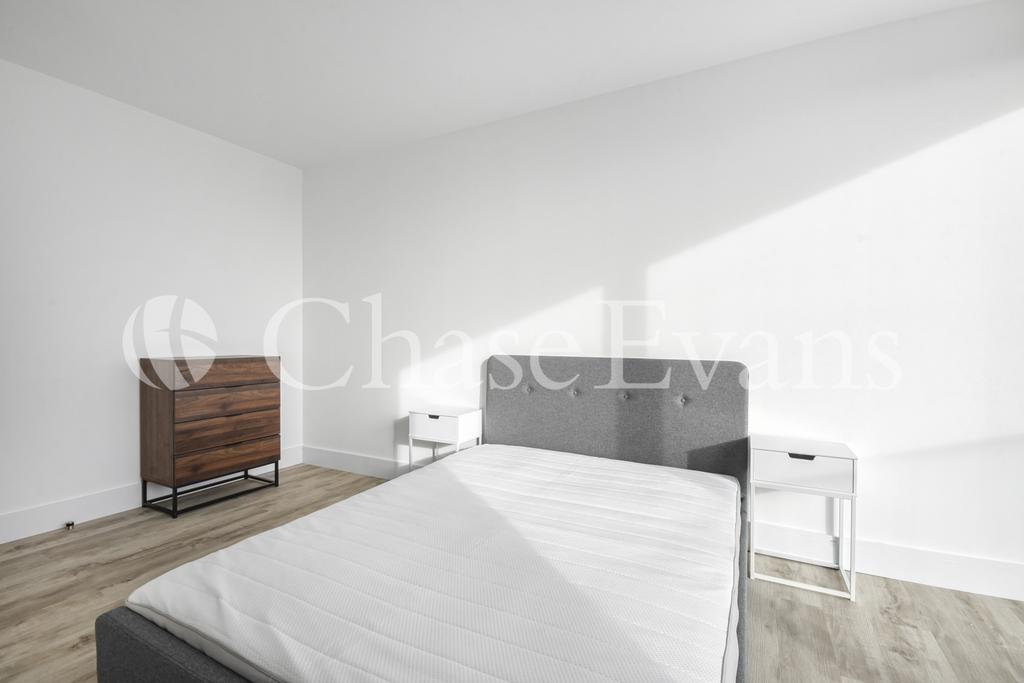 Apartment in London, London Borough of Ealing - View 6