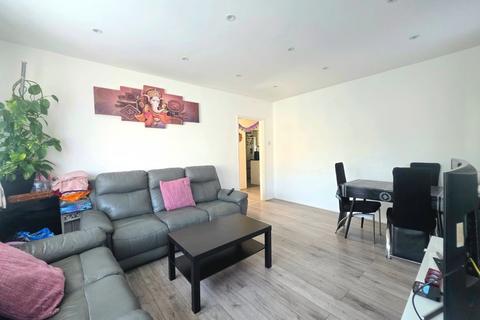 Alma Row, Harrow