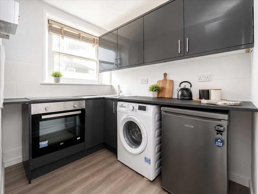 Apartment in Brighton, Brunswick - View 4