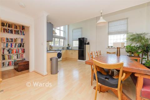 2 bedroom apartment for sale, High Street, Rochester, Kent