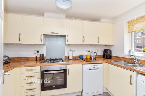 3 bedroom end of terrace house for sale, Standen Grove, Sittingbourne ME10