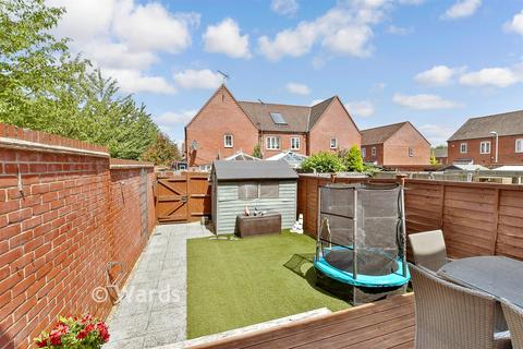 3 bedroom end of terrace house for sale, Standen Grove, Sittingbourne ME10