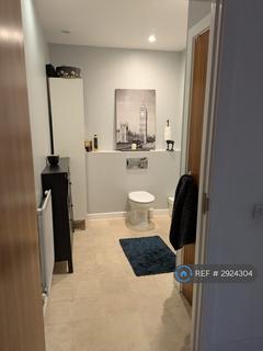 1 bedroom in a house share to rent, Davey Gardens, Barking, IG11