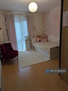 1 bedroom in a house share to rent, Davey Gardens, Barking, IG11