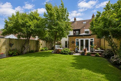 4 bedroom semi-detached house for sale, Hempstead Road, Bovingdon, HP3