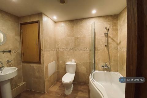 2 bedroom flat to rent, Stone Gate House, Bradford, BD1