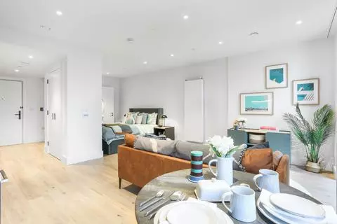 Studio to rent,