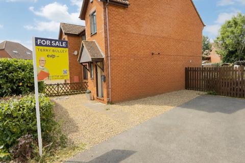 4 bedroom semi-detached house for sale, Bergamot Gardens, Milton Keynes MK7