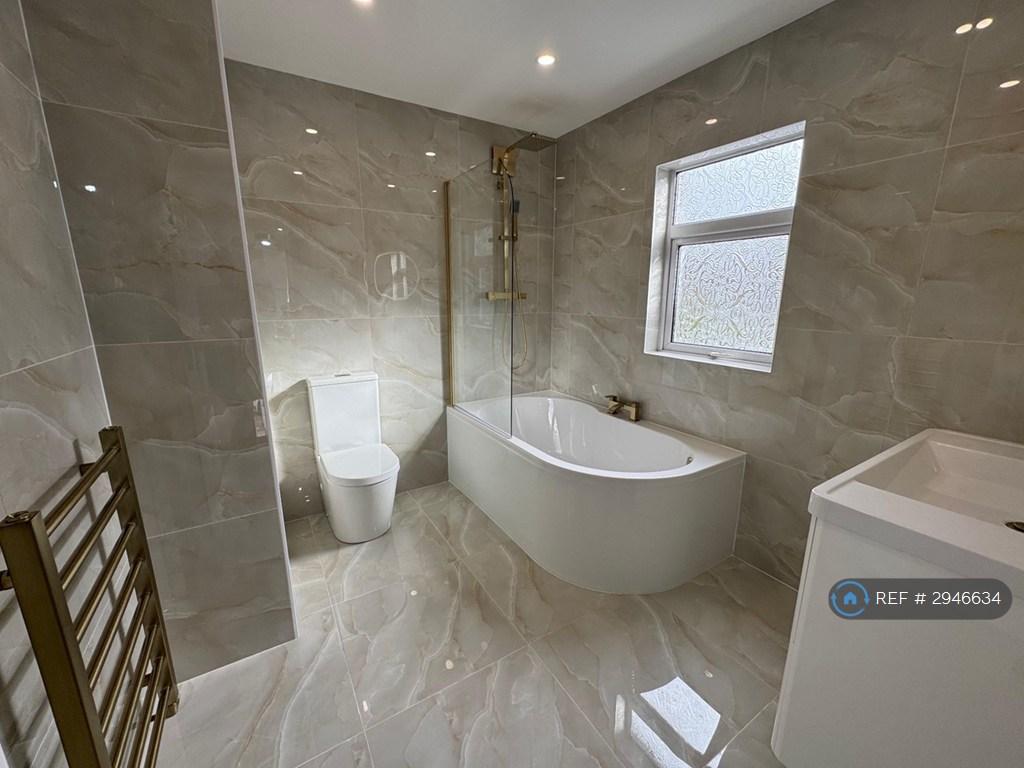 Crossvale Road, Huyton, L36 - View 2