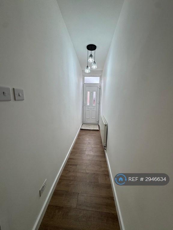 Crossvale Road, Huyton, L36 - More
