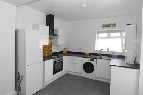 2 bed flat/apartment for rent in Whitchurch Road, Cardiff CF14
