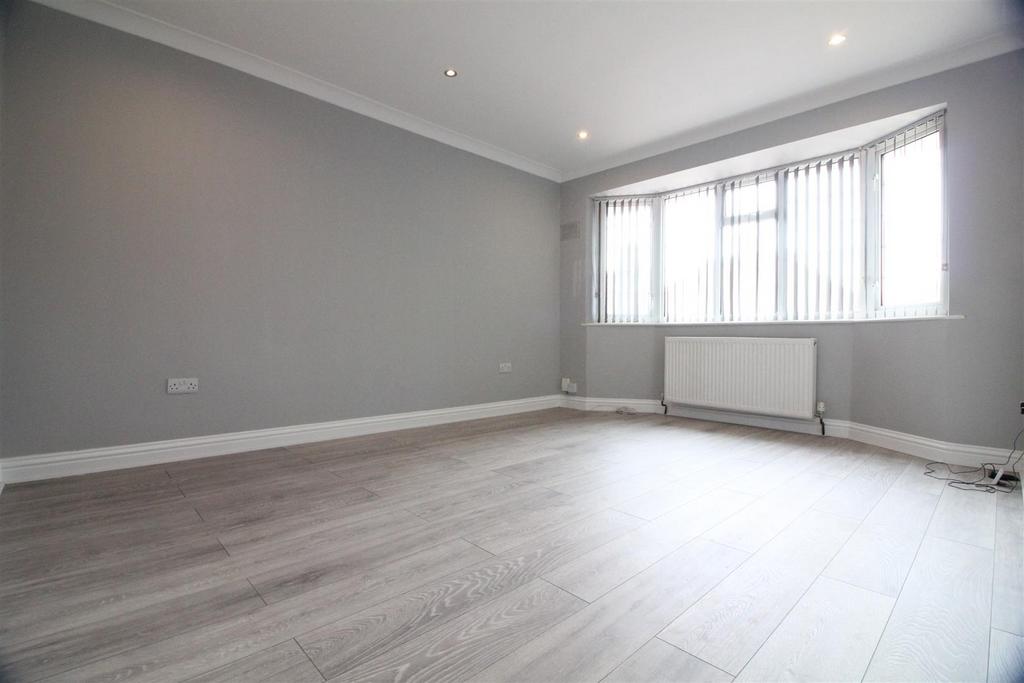 House in London, London Borough of Hounslow - View 4