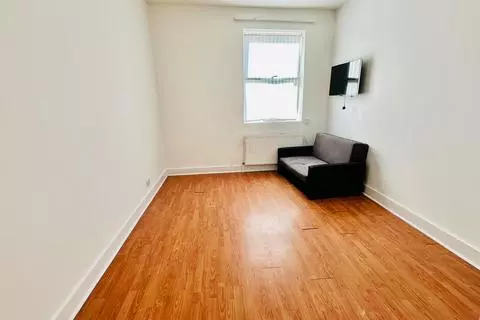 Studio to rent - Widok 2
