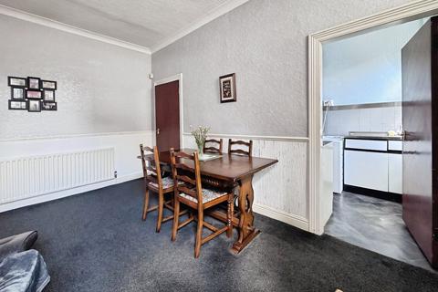 3 bedroom end of terrace house for sale, Grange Road, Cleckheaton, BD19