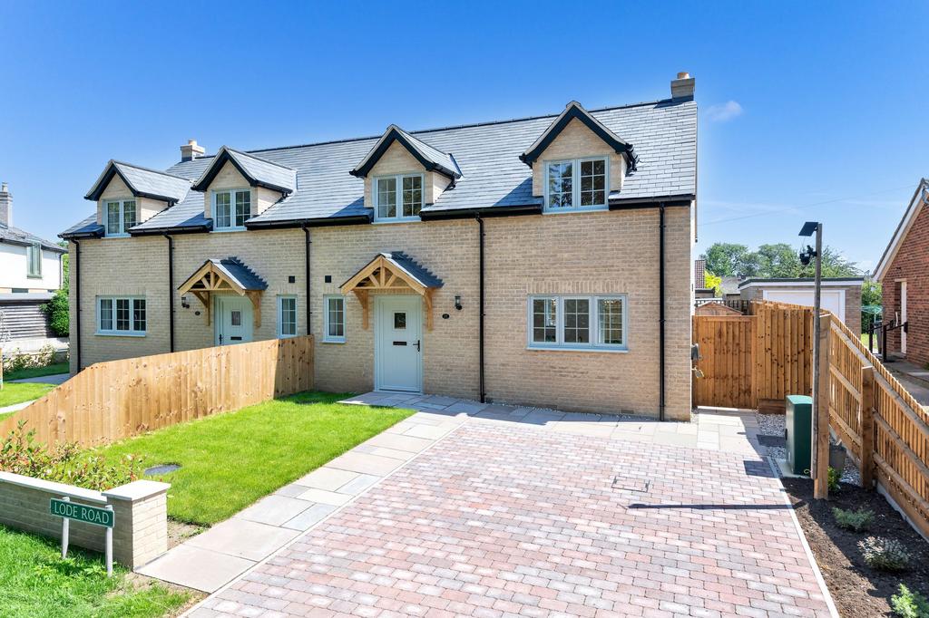 3 bedroom semi-detached house for sale