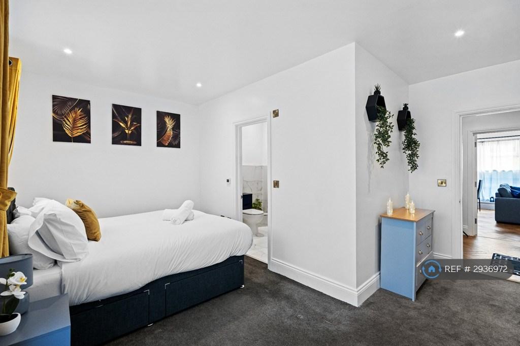 Clarence Yard, Brighton, BN1 - More