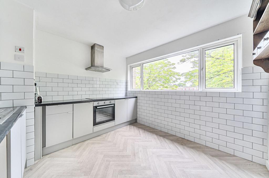 Apartment in Reading - View 2