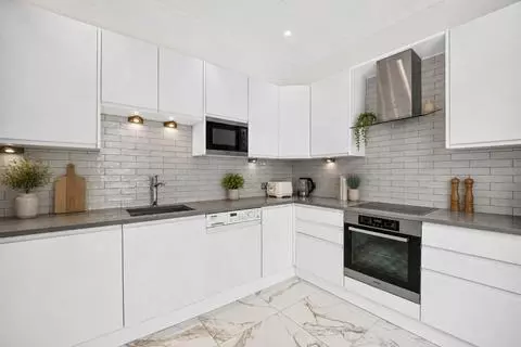 2 bedroom house to rent - View 5