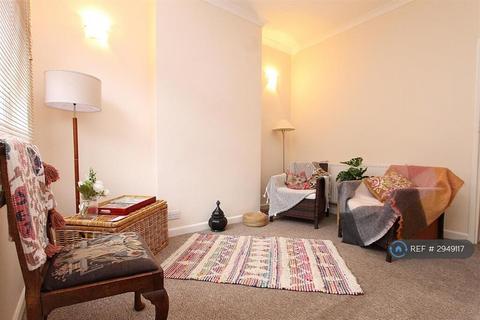 3 bedroom terraced house to rent, Albert Road, Kidderminster, DY10