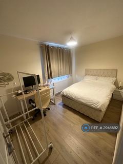 4 bedroom semi-detached house to rent, Nona St, Salford, M6