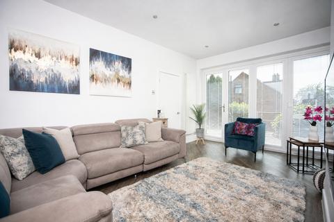 3 bedroom bungalow for sale, Queensgate Drive, Oldham, OL2