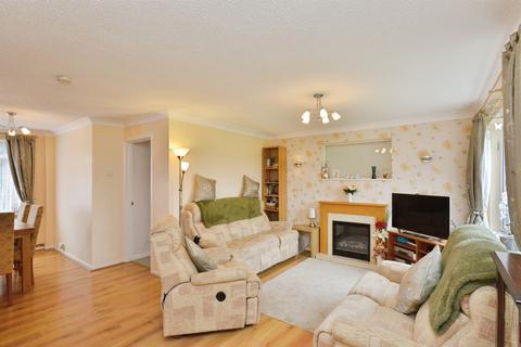 4 bedroom detached house for sale, Glebe Road, Deanshanger, Milton Keynes