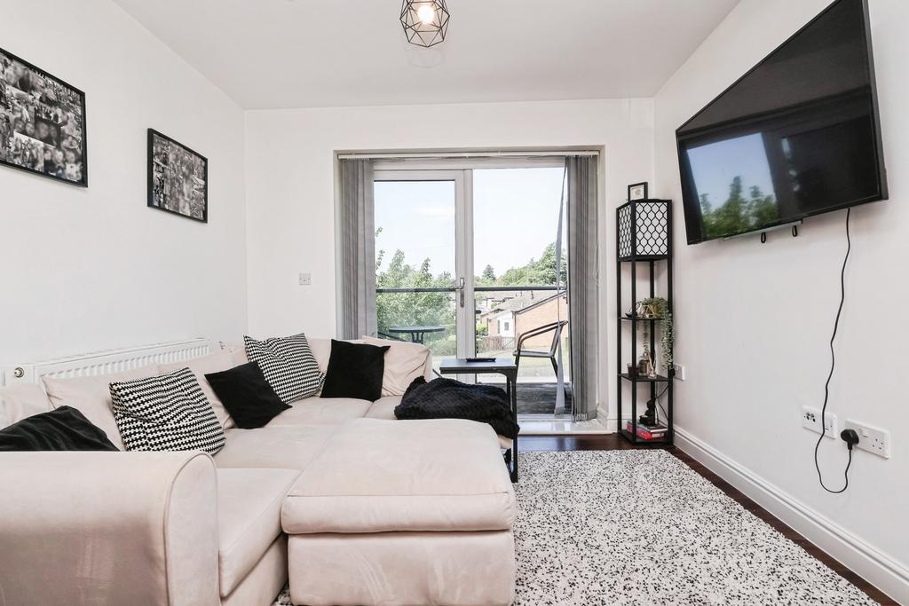 Apartment in Birmingham, West Midlands - View 4