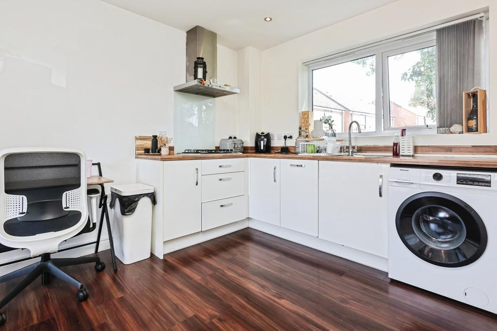 Apartment in Birmingham, West Midlands - View 5