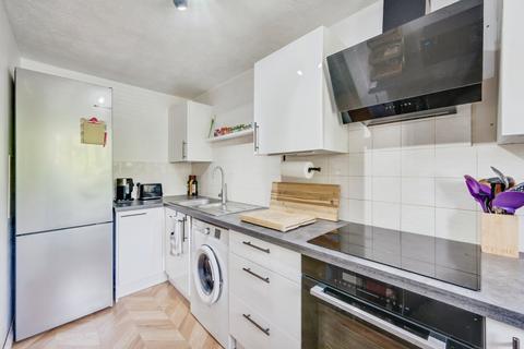 2 bedroom flat for sale, Kirk Rise, Sutton, SM1
