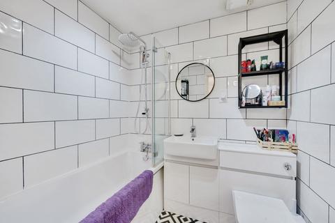 2 bedroom flat for sale, Kirk Rise, Sutton, SM1