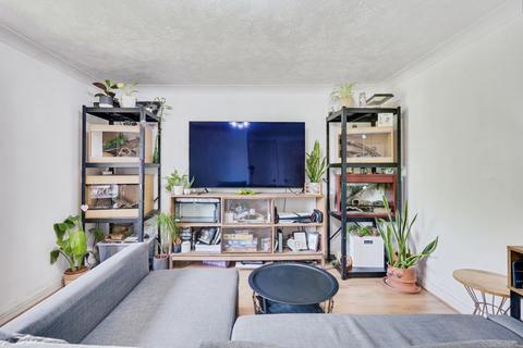2 bedroom flat for sale, Kirk Rise, Sutton, SM1