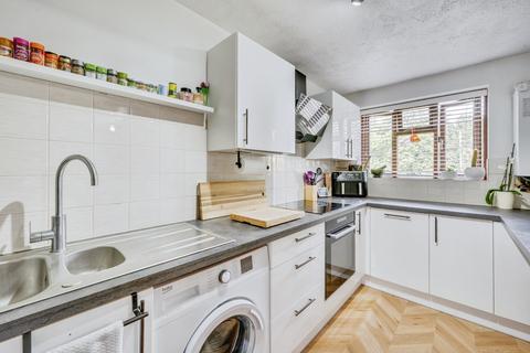 2 bedroom flat for sale, Kirk Rise, Sutton, SM1