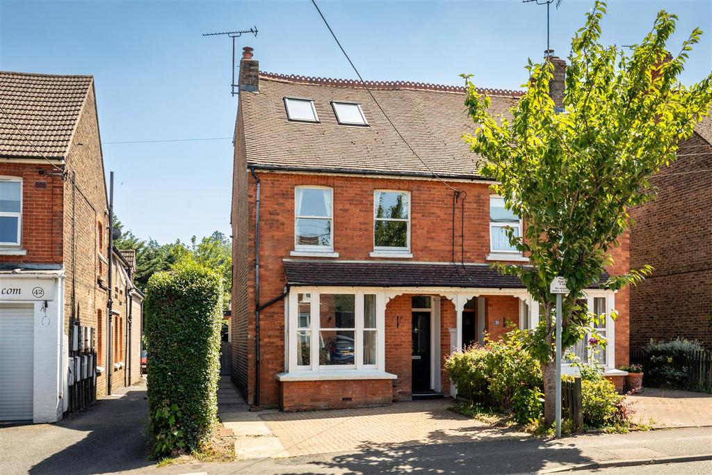 5 bedroom house for sale in Haywards Heath on OnTheMarket