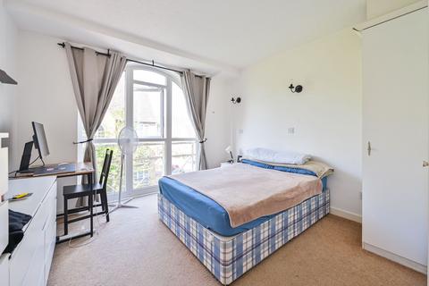 2 bedroom flat for sale, Eleanor Close, Canada Water, London, SE16