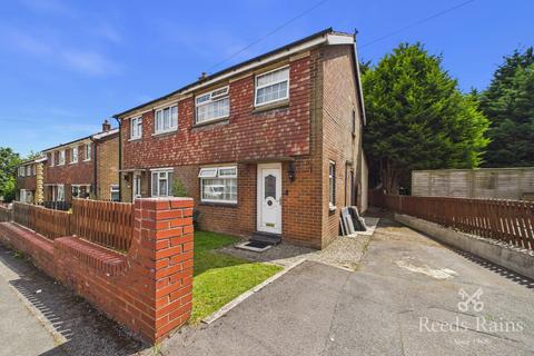3 bedroom semi-detached house for sale, Lowood Lane, Batley WF17