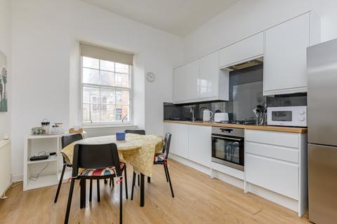 2 bedroom flat for sale, 33/2 Guthrie Street, Edinburgh, EH1 1JG
