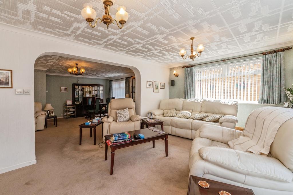House in Basildon, Great Burstead and South Green - More