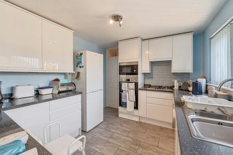 3 bedroom semi-detached house for sale, Briar View, Billericay, Essex, CM11