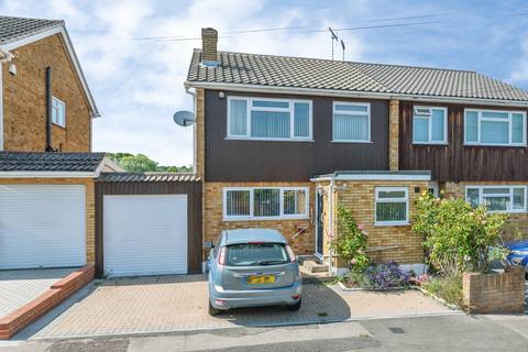 3 bedroom semi-detached house for sale, Briar View, Billericay, Essex, CM11