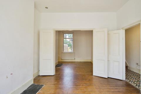 3 bedroom end of terrace house for sale, East Avenue, Manor Park, London, E12
