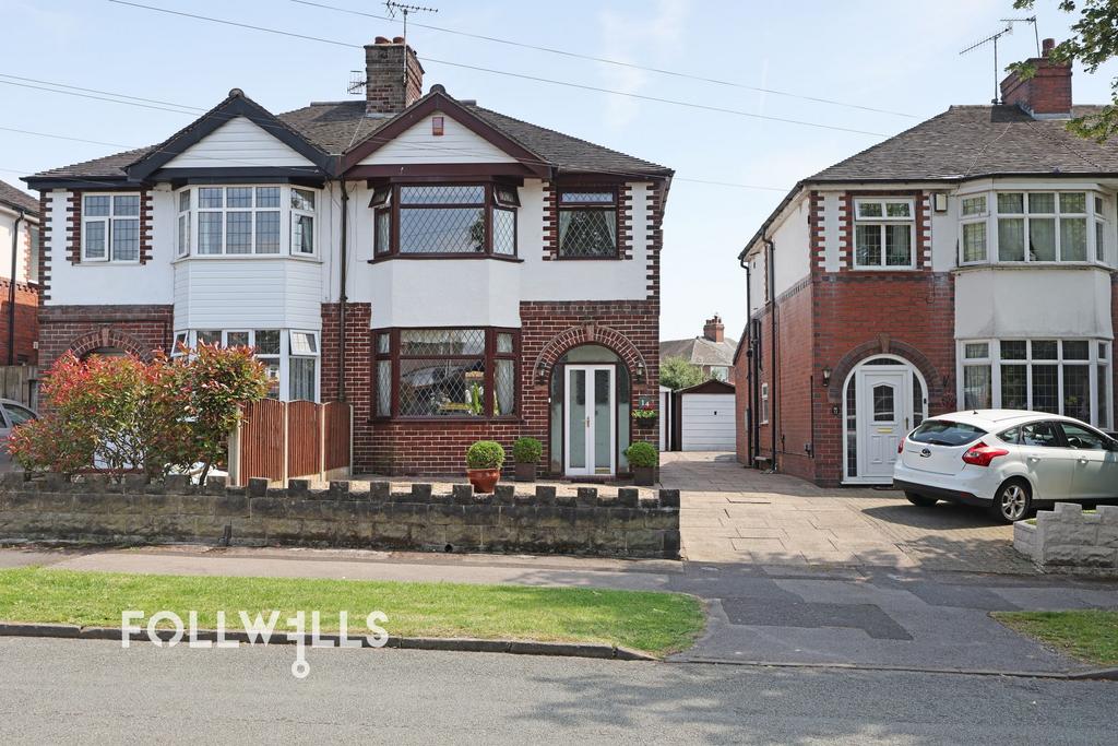 3 bedroom semi-detached house for sale