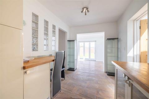 3 bedroom semi-detached house for sale, Peel Close, Windsor